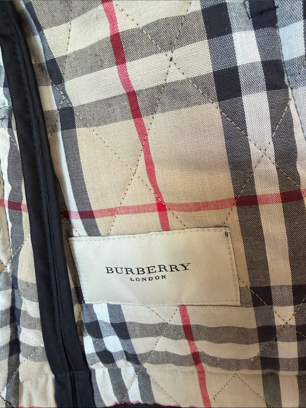 BURBERRY | Quilter Zip Jacket - Black | Size: Medium - Picture 4 of 8